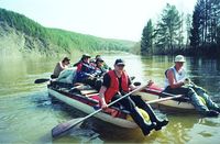 Май 2001 г. Одна из первых поисковых экспедиций «По рекам памяти». Сплав по реке Чусовой.