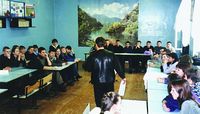 В 2001-2002 гг. активисты «Мемориала» провели в пермских школах серию дискуссий о сущности альтернативной гражданской службы.